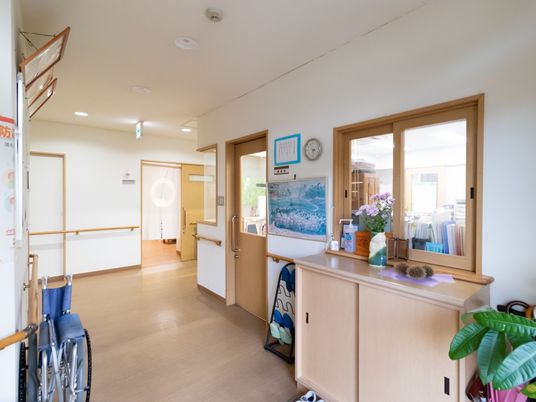 廊下と受付の様子