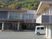 山に囲まれた建物外観