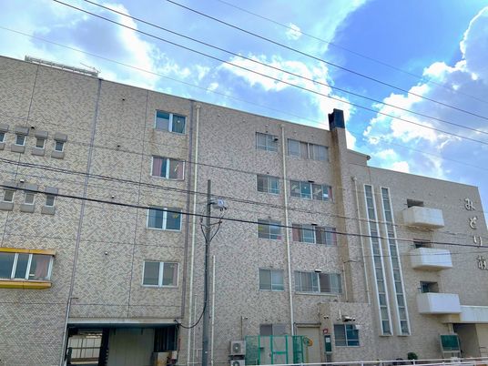 外観の建物正面  