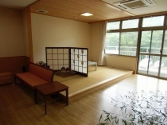 明るい和室の一部屋
