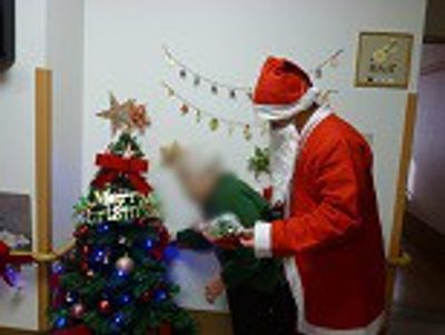 クリスマス飾りの廊下