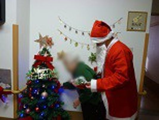クリスマス飾りの廊下