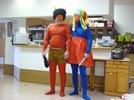 楽しげな2人の廊下