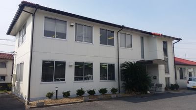 落ち着いた建物外観