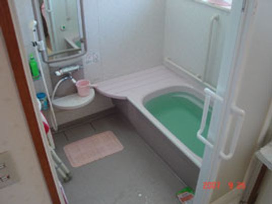 ゆったりした浴室スペース