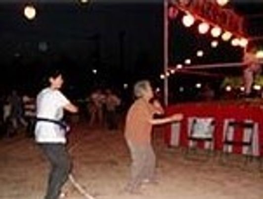 盆踊りイベントの中庭