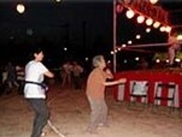 盆踊りイベントの中庭