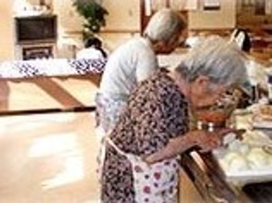 活気ある食堂の様子