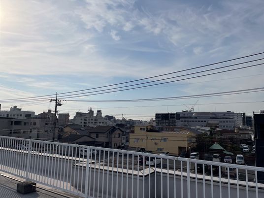 開放的な屋上テラス