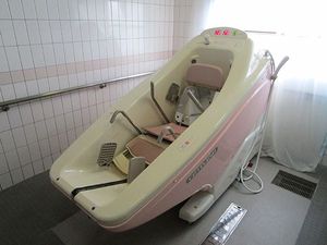 機械浴槽の浴室  