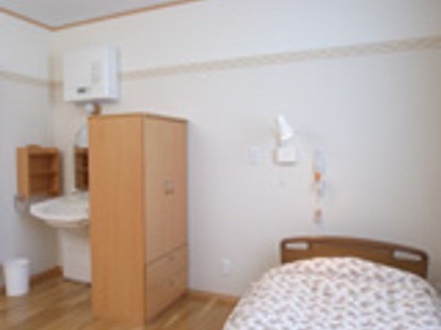 快適な空間の居室 居室 自然光が差し込む明るい居室です。シンプルで機能的なデザインが印象的です。