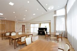 居室の明るい一室