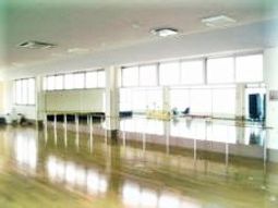 広々とした明るい室内空間