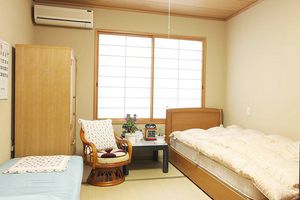 落ち着いた雰囲気の居室