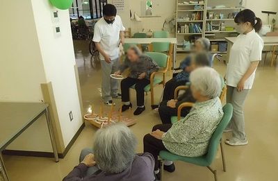 スタッフと交流する空間