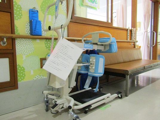 移乗機器のある廊下  