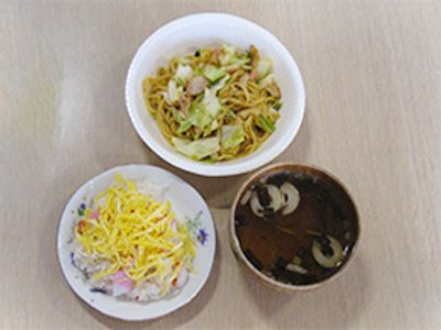 豊かな食事の例
