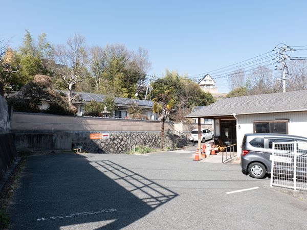 広々とした駐車スペース