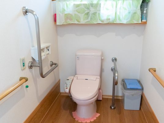 バリアフリーのトイレ空間