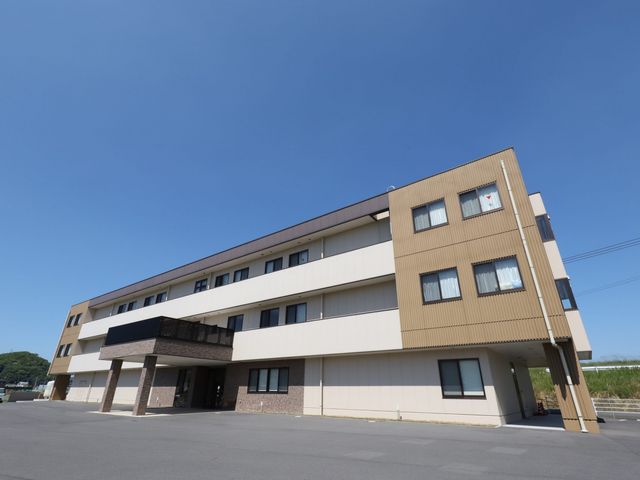 建物外観 外観 開放的で広々とした建物です。就業環境を考える上で、快適な施設が魅力です。