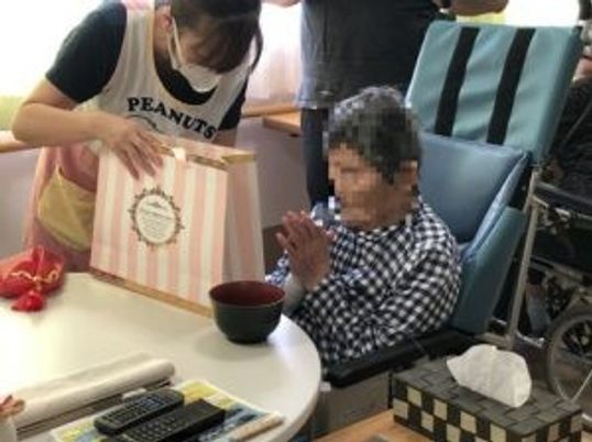 スタッフとの交流が見られる居室