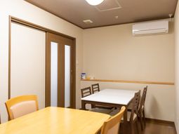 清潔な食堂の一角