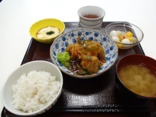 バランス良い食事膳