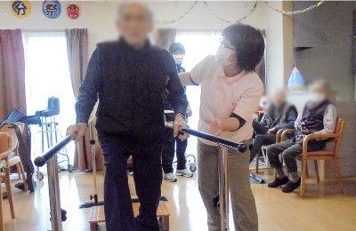 訓練の様子、室内