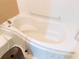 安全手すり付き浴槽