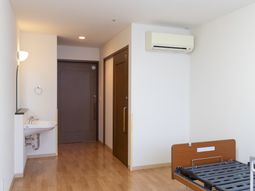 清潔感あふれる居室空間