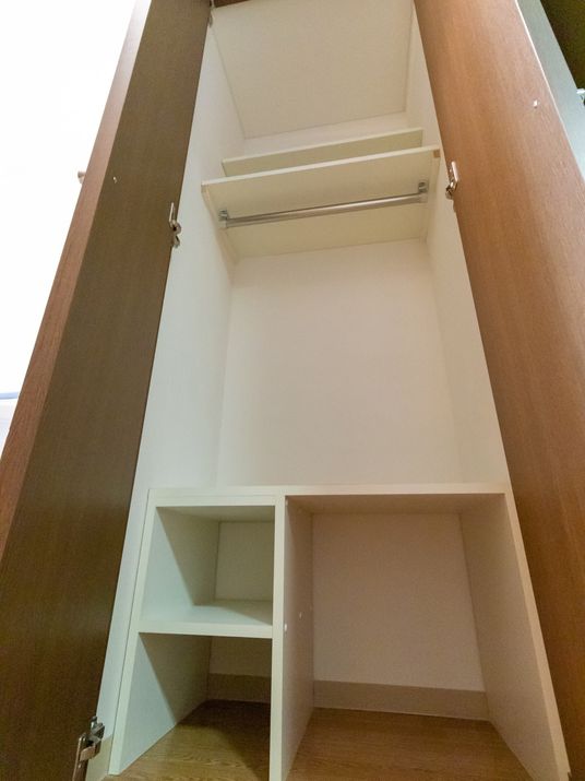 整理された居室のクローゼット