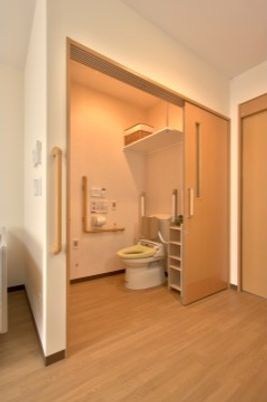 バリアフリーなトイレ空間