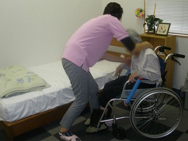 居室の風景 居室 明るい居室は、介助がしやすい安全な空間です。快適なケアが提供されます。