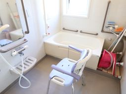 バリアフリーの浴室設備