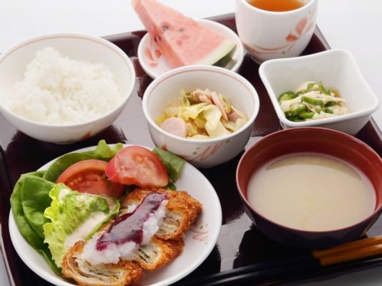 バランスの良い食事の盛り付け