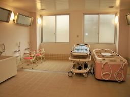 明るい入浴設備