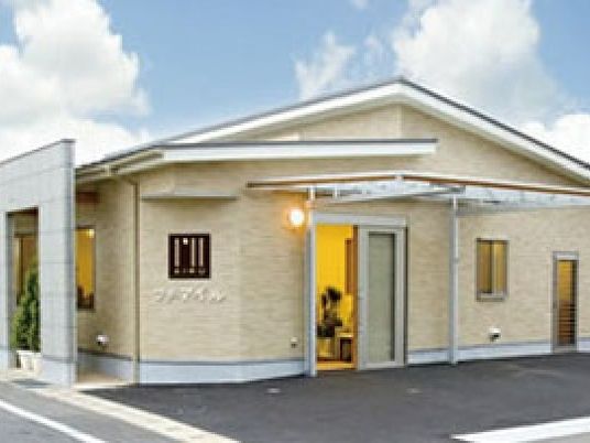 外観の平屋建物  