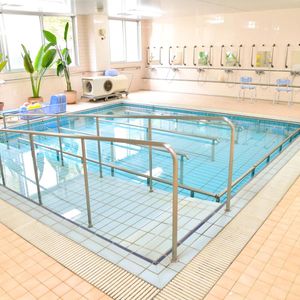 明るく清潔な浴室