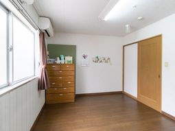 明るく清潔な居室空間