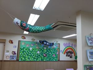 飾り付けのある多目的室  