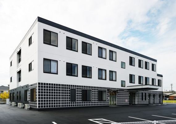 モダンな建物の外観