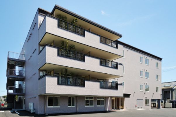3階建ての建物外観