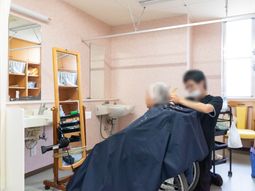 理美容サービスの一コマ