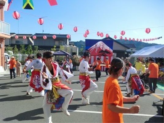 祭りの様子中庭