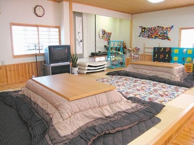 和室のダイニングルーム 和室 広々とした和室で、ゆったりとくつろげます。自然光が差し込む明るい空間が魅力です。