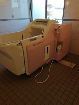 最新設備の浴室