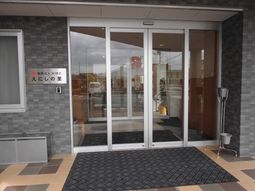 清潔感のあるエントランス