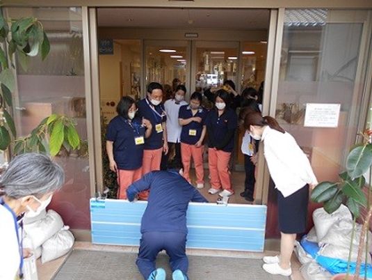 エントランス前の様子  
