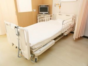 居室の介護ベッド  
