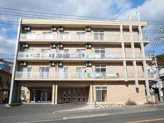 現代的な建物の外観